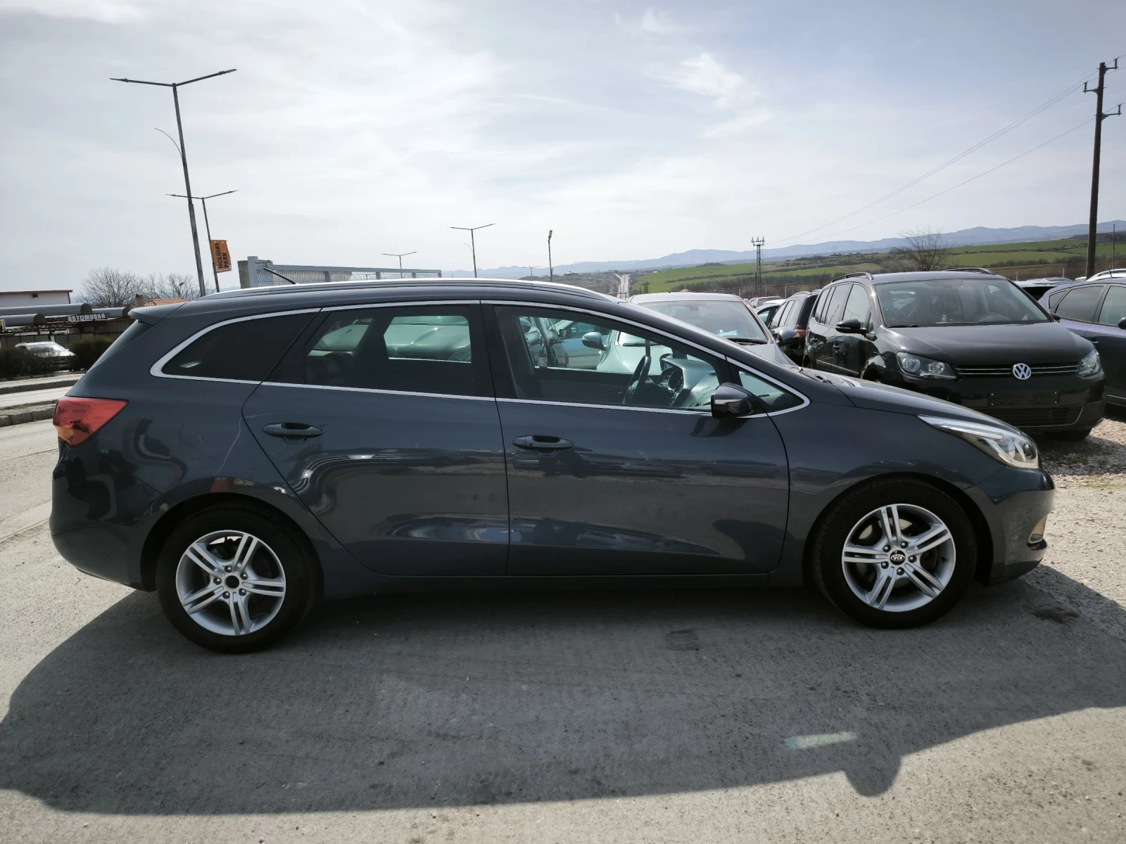 Kia Ceed 1.6i, снимка 4 - Автомобили и джипове - 53804206