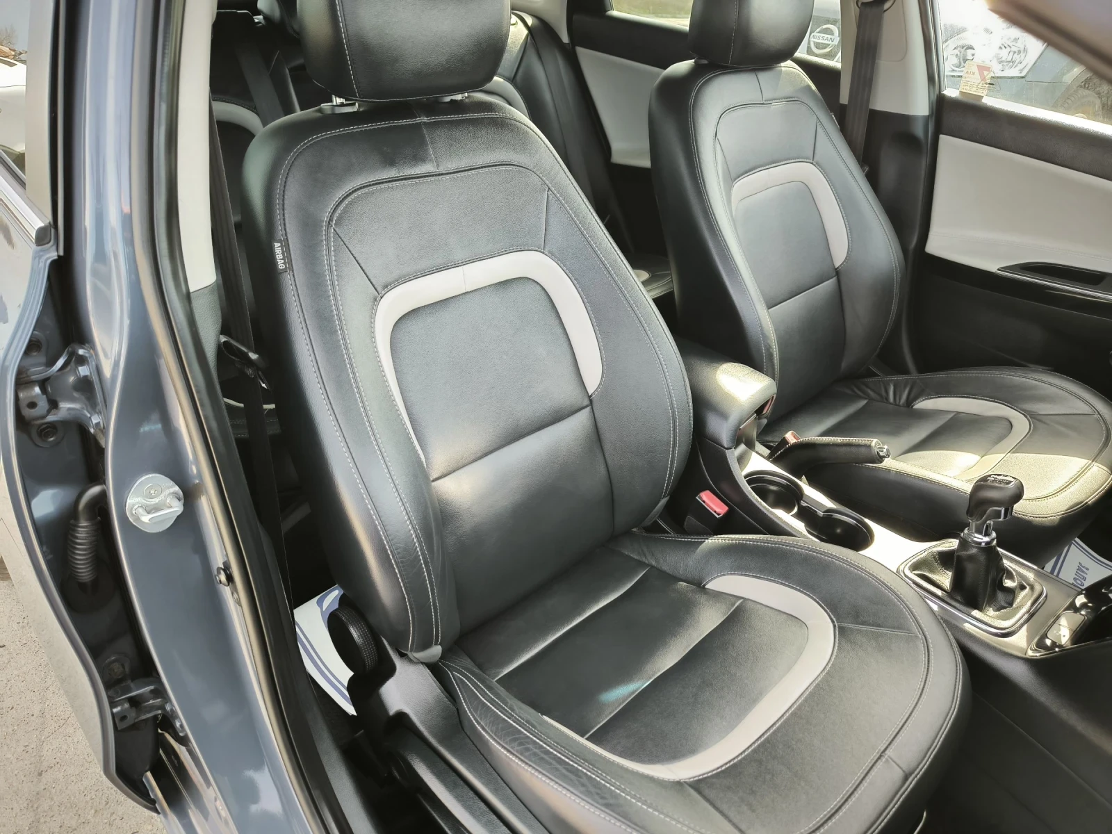 Kia Ceed 1.6i, снимка 8 - Автомобили и джипове - 53804206