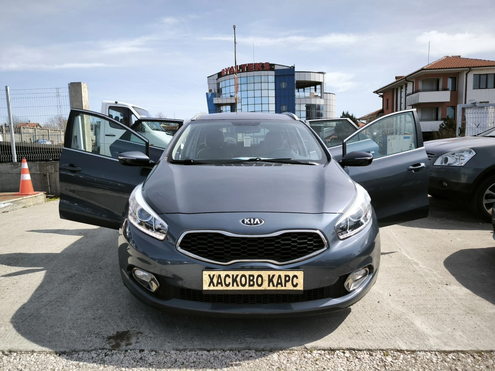 Kia Ceed 1.6i, снимка 2 - Автомобили и джипове - 53804206