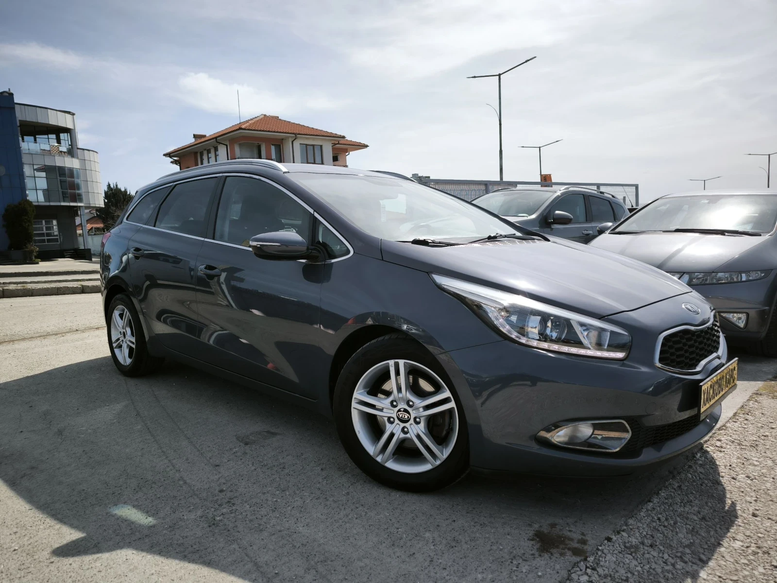 Kia Ceed 1.6i, снимка 3 - Автомобили и джипове - 53804206