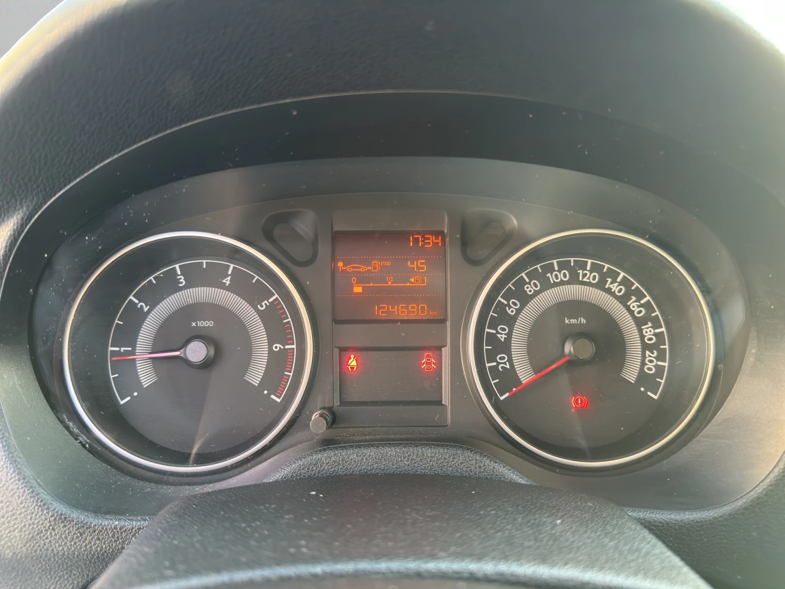 Peugeot 301 1.6 BlueHDI 92, снимка 12 - Автомобили и джипове - 53862941