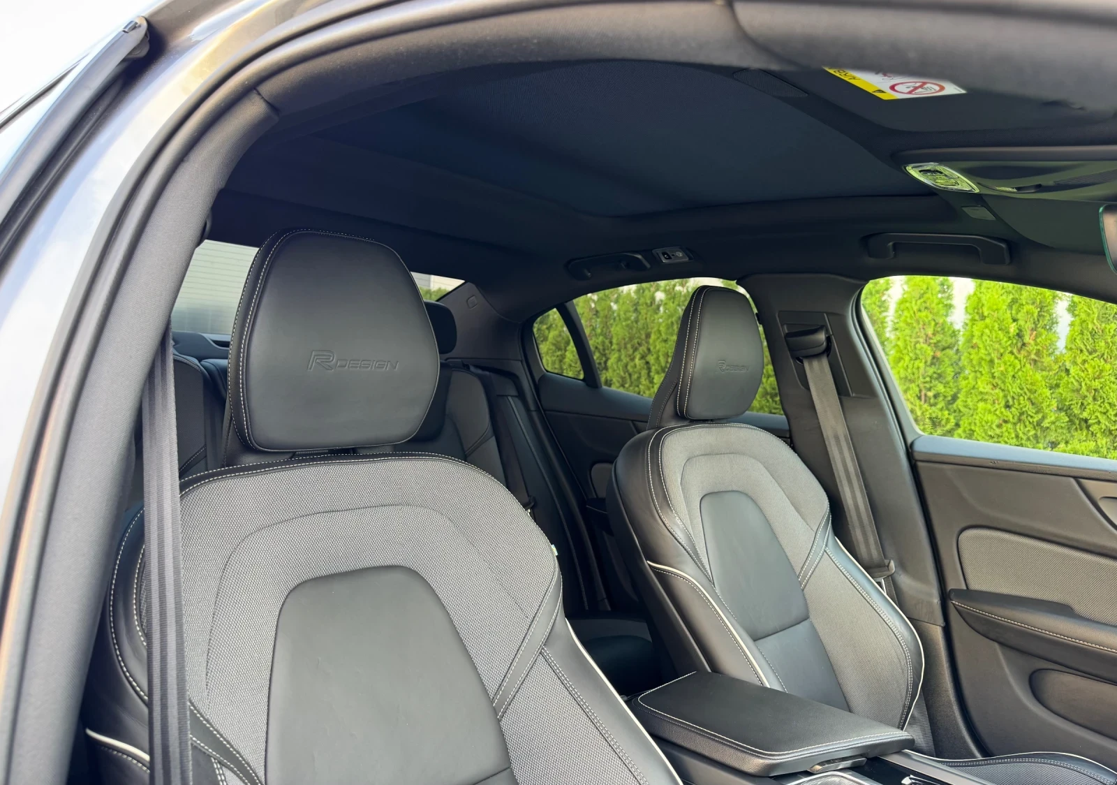 Volvo S60 2.0 T5/R-Design/Full/ШВЕЙЦАРИЯ!!!, снимка 12 - Автомобили и джипове - 53927383