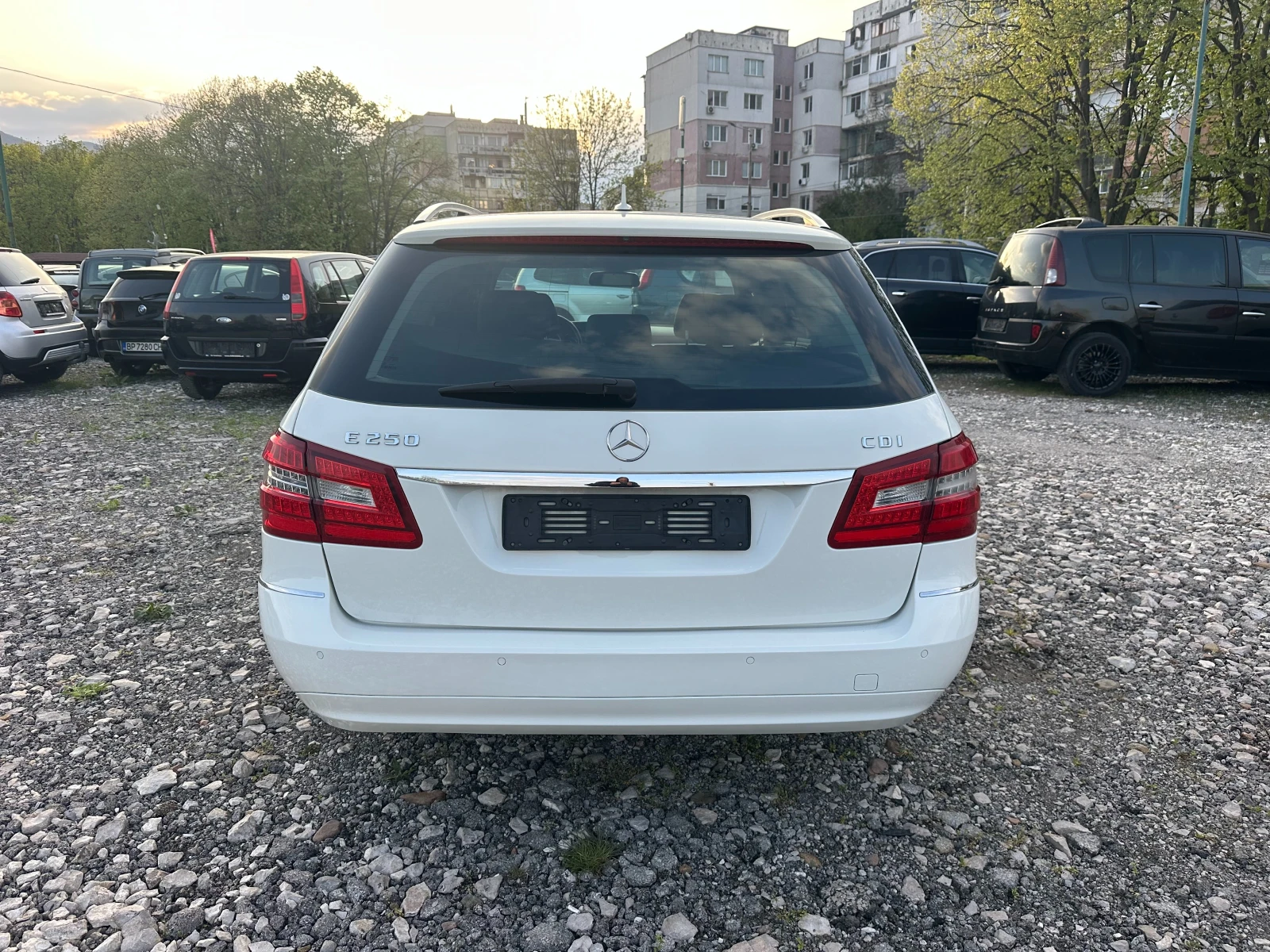 Mercedes-Benz E 250 2.5TDI 204kc AVANGARDE, снимка 4 - Автомобили и джипове - 54235479