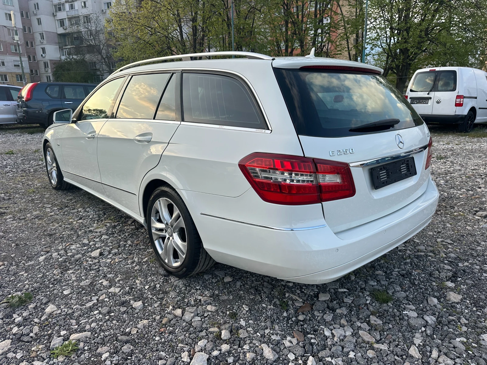 Mercedes-Benz E 250 2.5TDI 204kc AVANGARDE, снимка 5 - Автомобили и джипове - 54235479