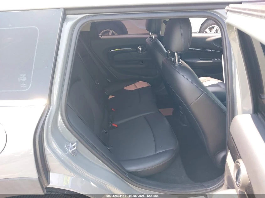 Mini Clubman 1.5l Cooper, снимка 8 - Автомобили и джипове - 54307640