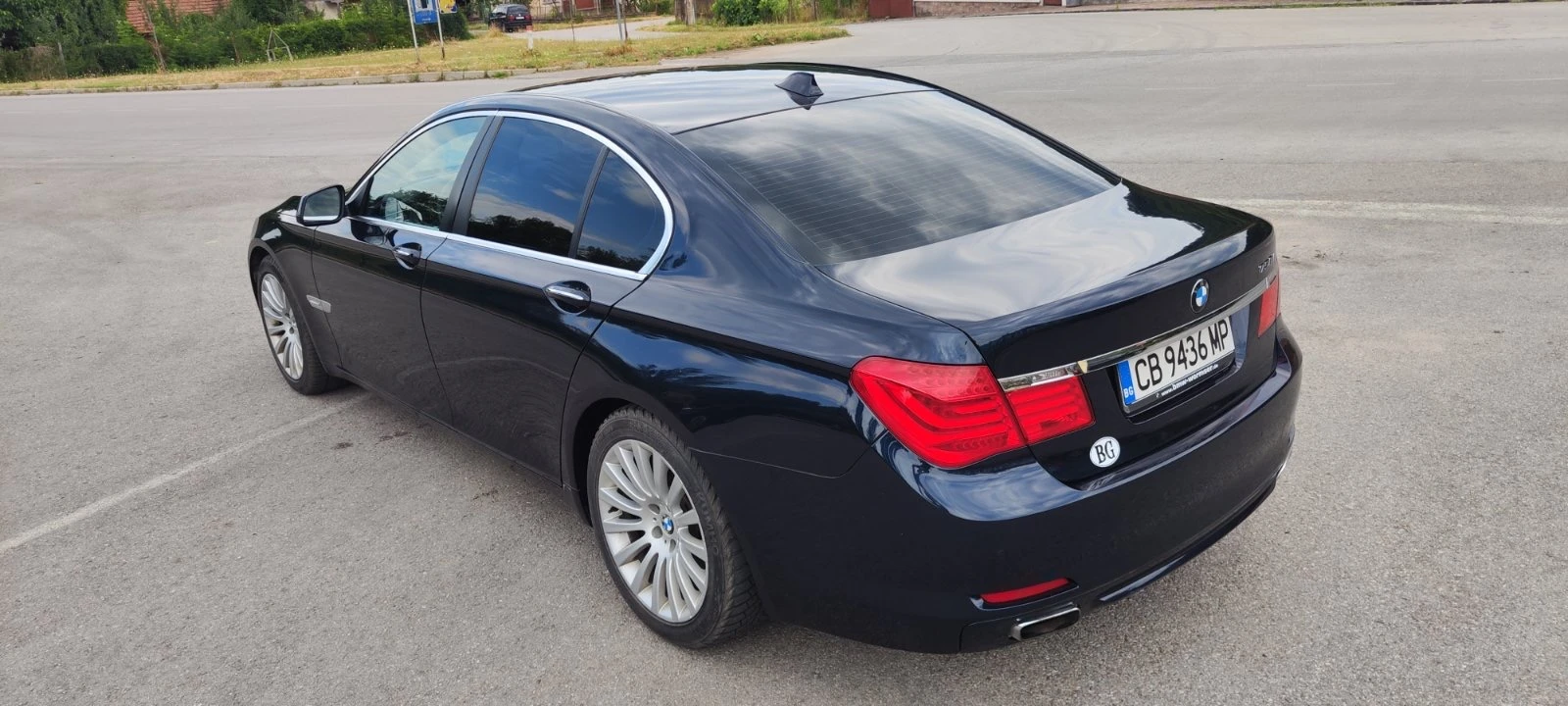 BMW 750, снимка 14 - Автомобили и джипове - 54481751
