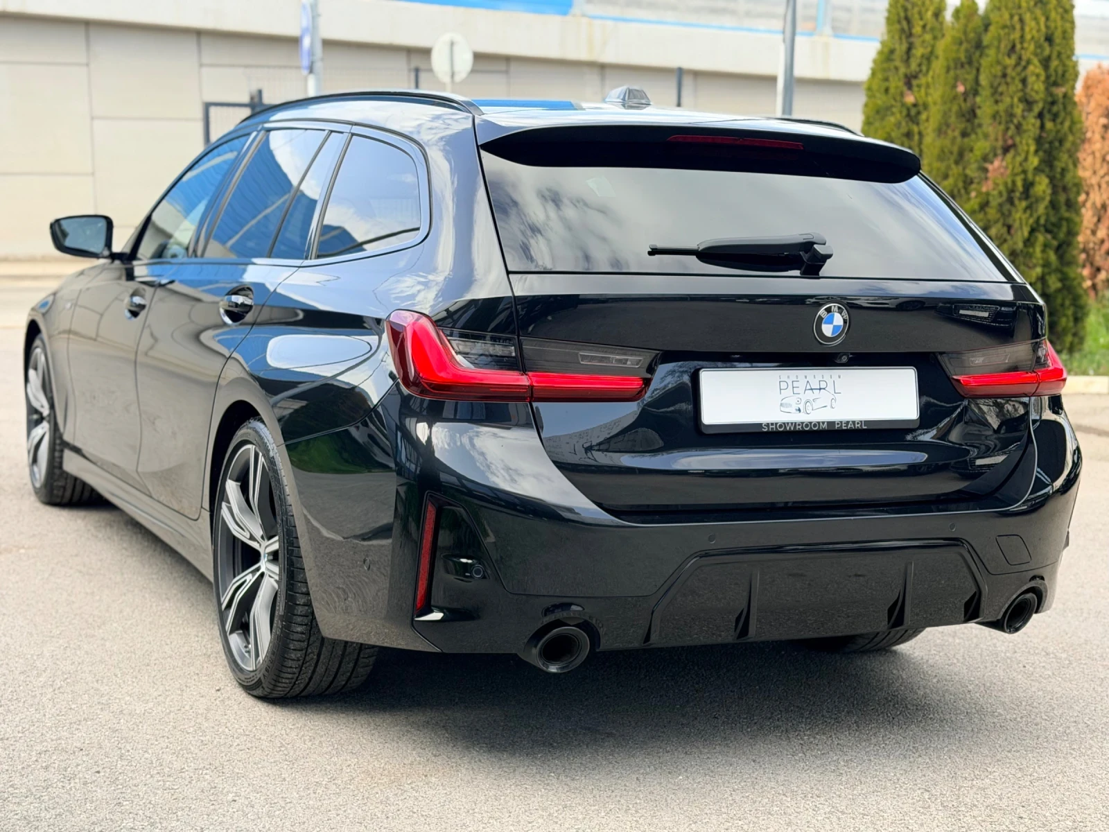 BMW 320 d Touring Facelift M-Sport Pro ACC HUD Keyless H/K, снимка 6 - Автомобили и джипове - 54589499