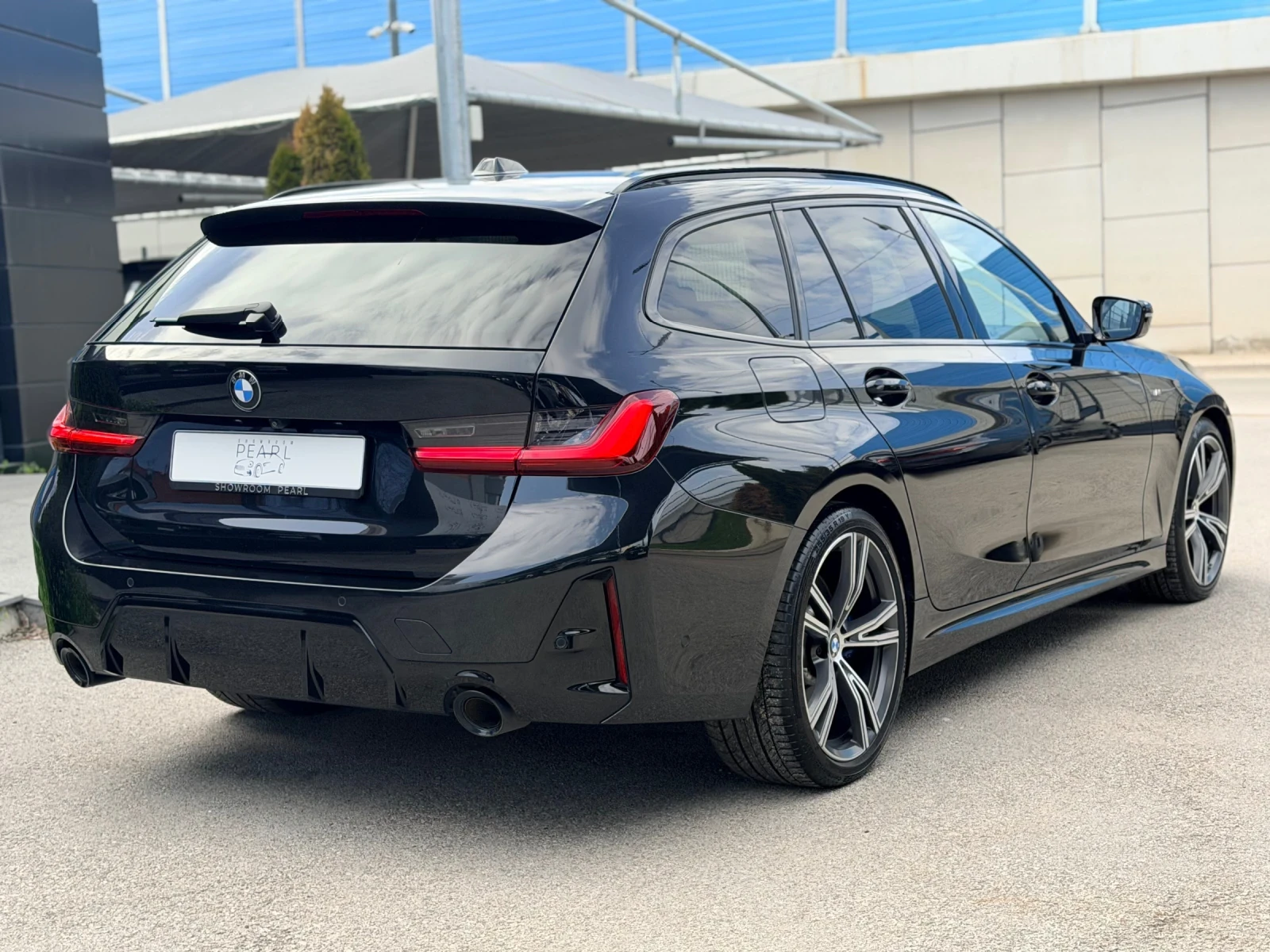 BMW 320 d Touring Facelift M-Sport Pro ACC HUD Keyless H/K, снимка 7 - Автомобили и джипове - 54589499