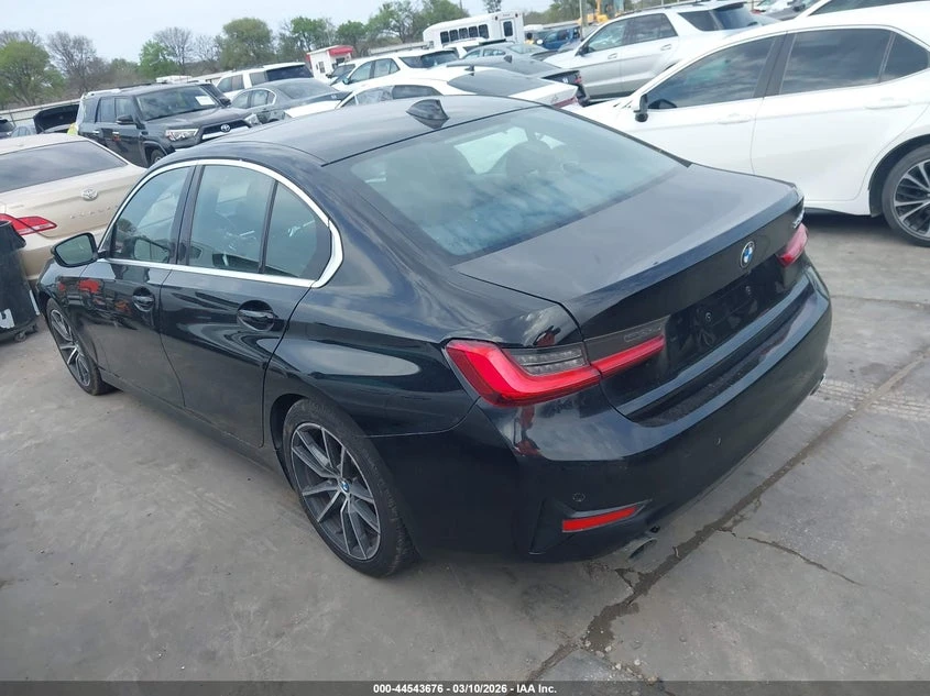 BMW 330 2.0l I, снимка 3 - Автомобили и джипове - 54756262