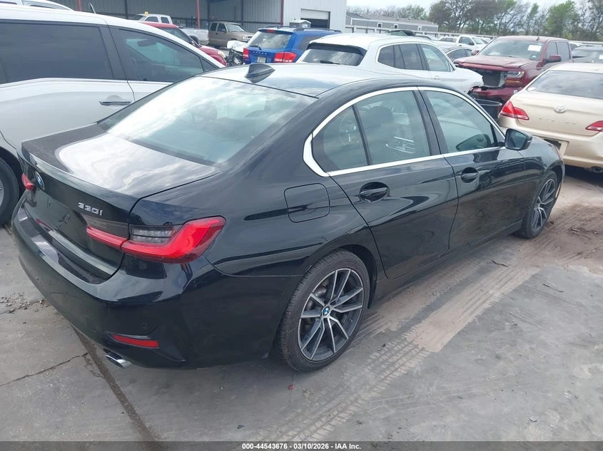 BMW 330 2.0l I, снимка 4 - Автомобили и джипове - 54756262