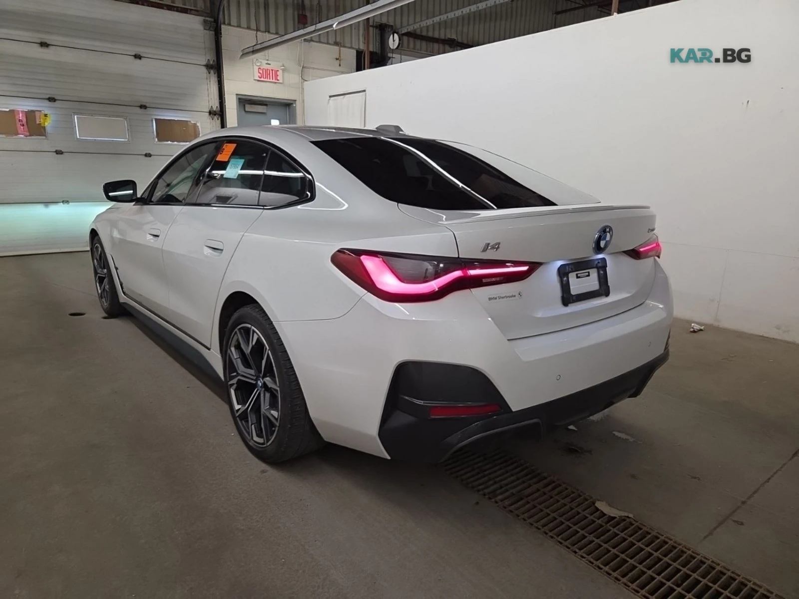 BMW i4 EDRIVE40 * АвтоКредит * (ЦЕНА ДО БГ), снимка 5 - Автомобили и джипове - 55080054