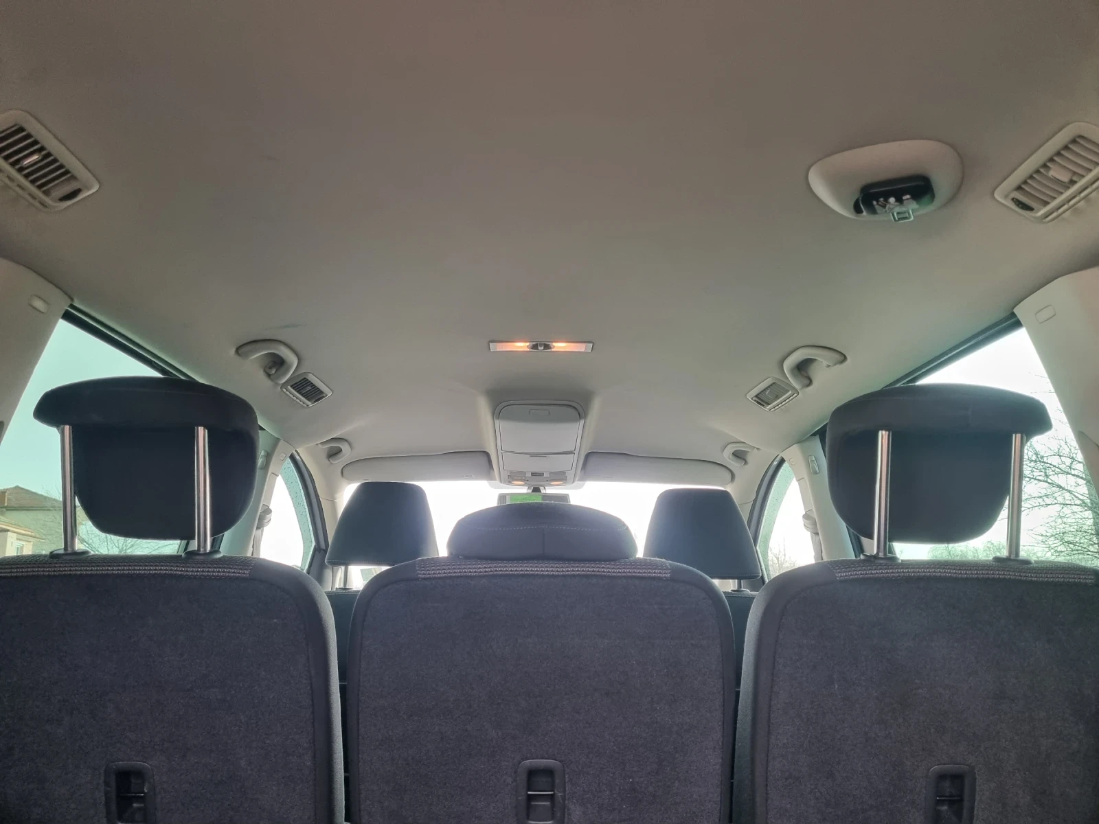 VW Sharan 2.0TDI, снимка 16 - Автомобили и джипове - 55090280