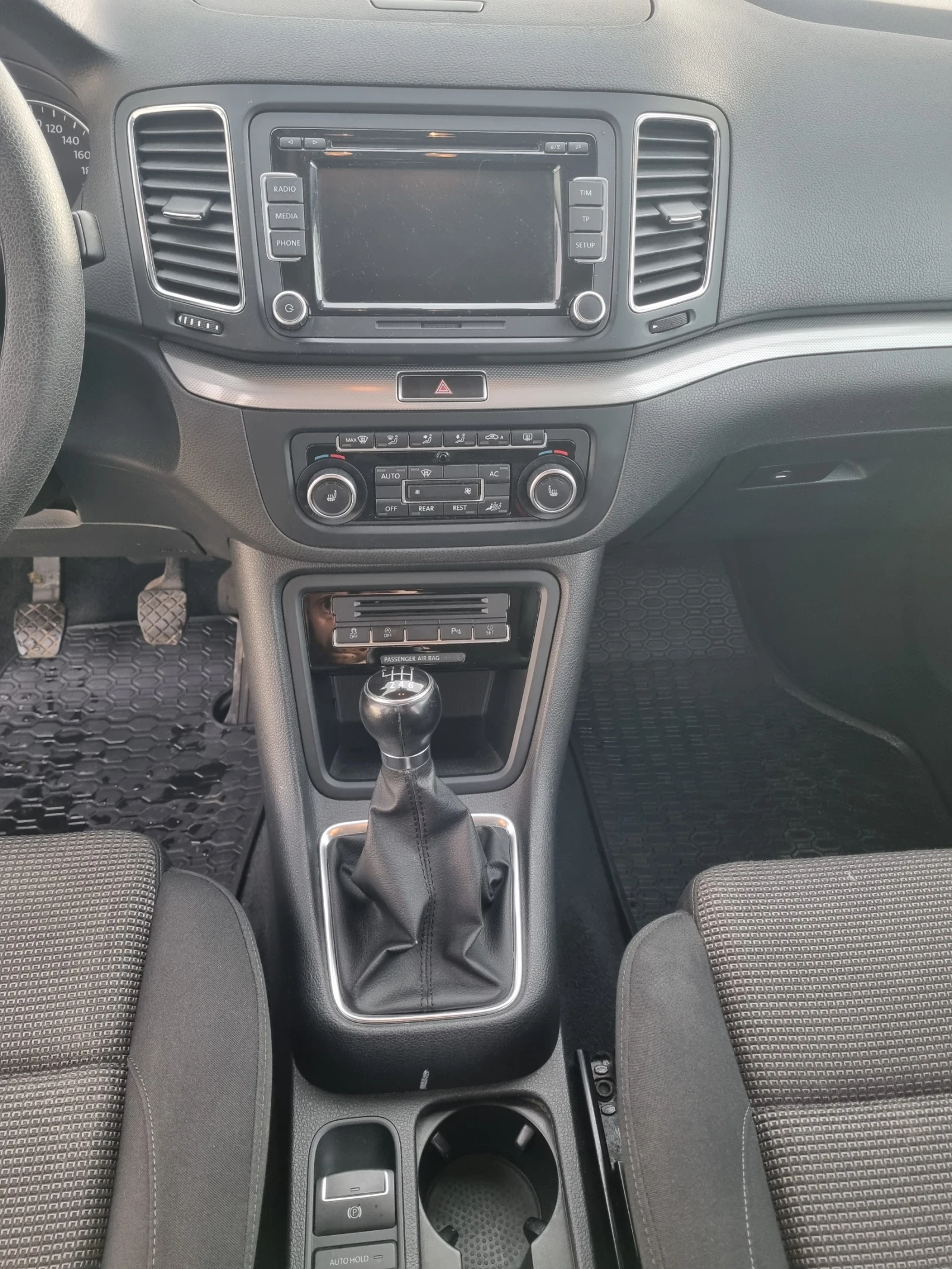VW Sharan 2.0TDI, снимка 9 - Автомобили и джипове - 55090280