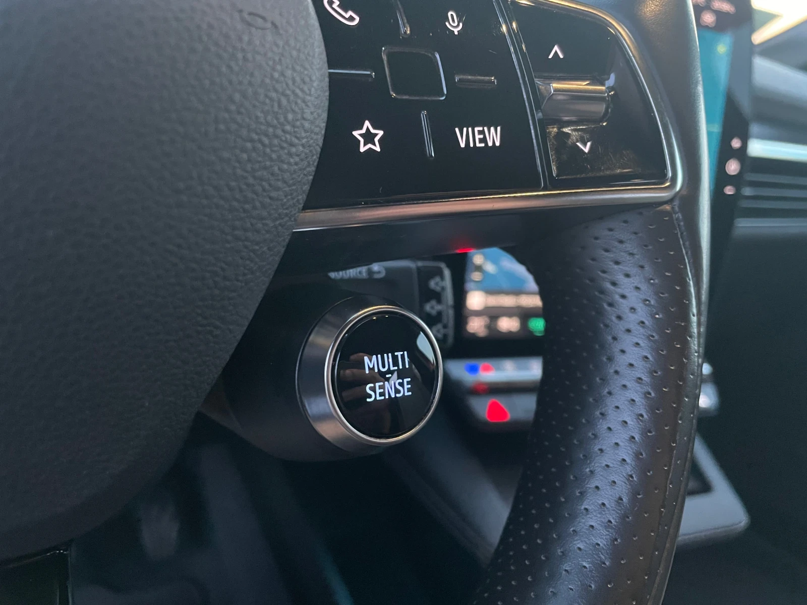 Renault Megane E-TECH/ГАРАНЦИЯ/AMBIENT/GOOGLE/HARMAN.KARDON/360, снимка 8 - Автомобили и джипове - 55182339
