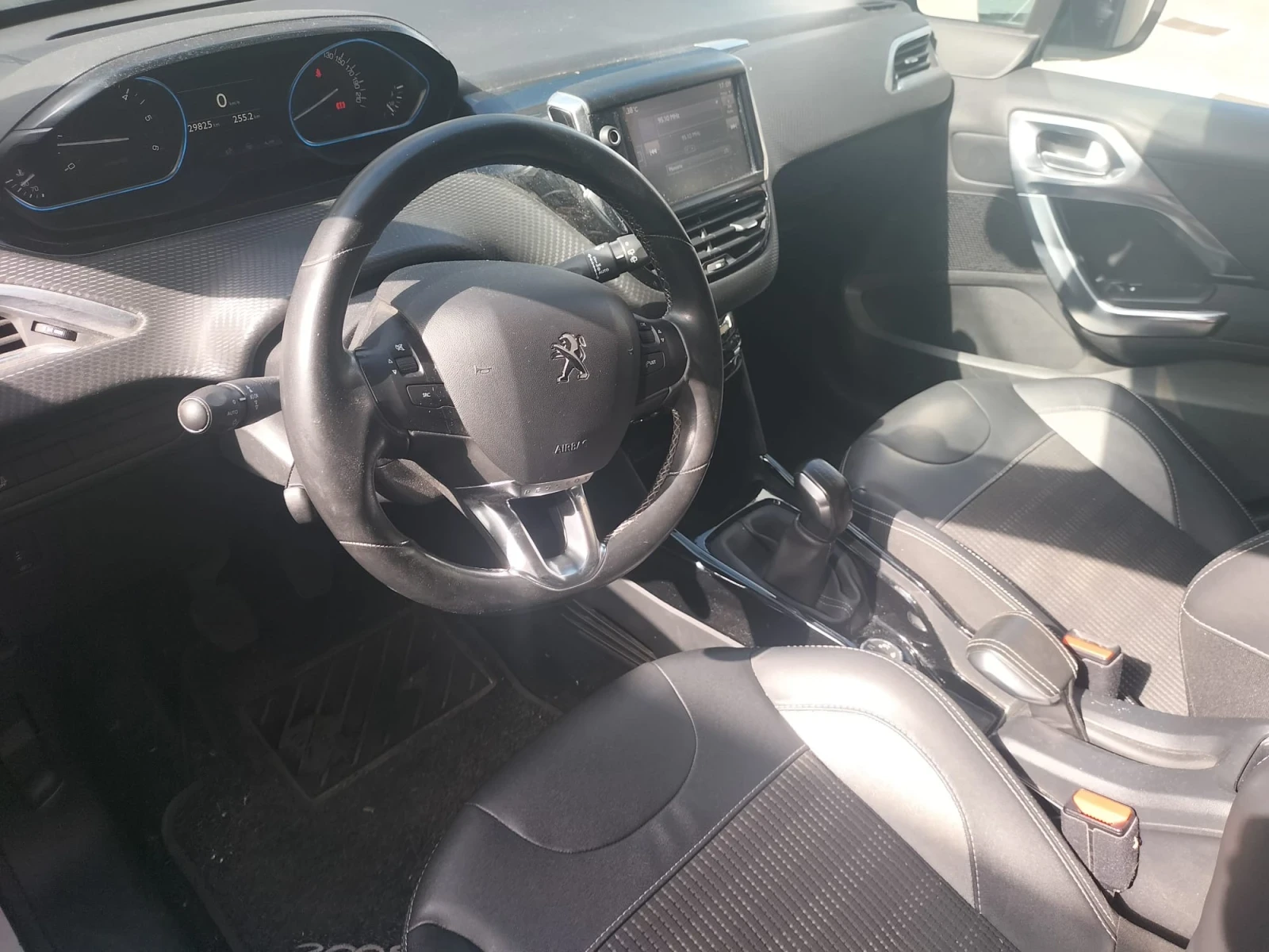 Peugeot 2008, снимка 8 - Автомобили и джипове - 55378982