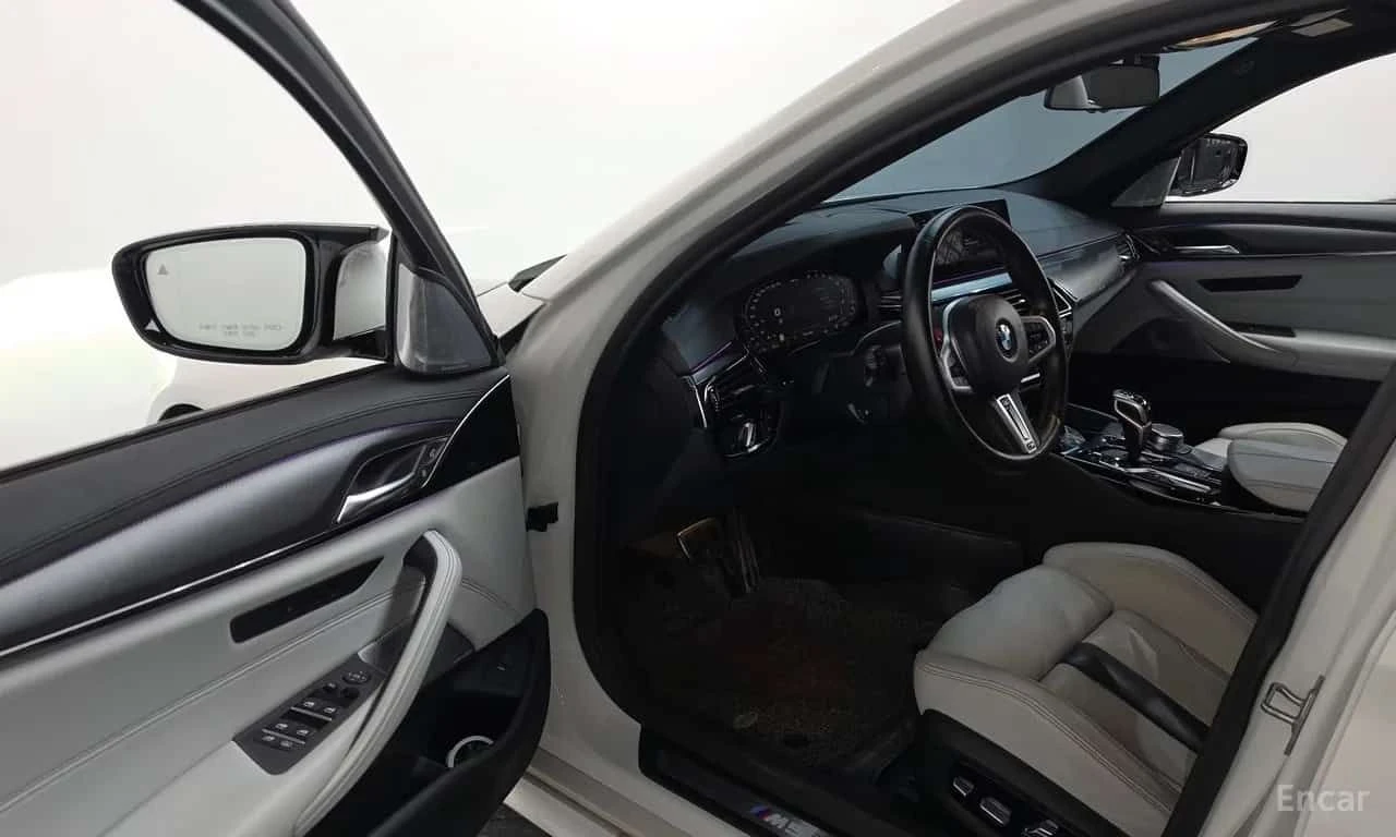 BMW M5 * ДИСТРОНИК * 360 * ОБДУХВАНЕ * ЦЕНА ДО БГ, снимка 10 - Автомобили и джипове - 55597343