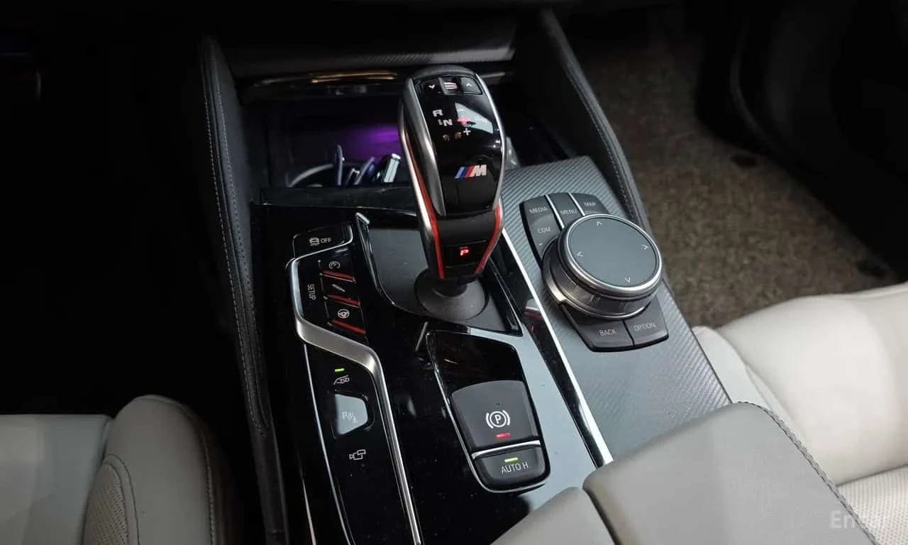 BMW M5 * ДИСТРОНИК * 360 * ОБДУХВАНЕ * ЦЕНА ДО БГ, снимка 9 - Автомобили и джипове - 55597343