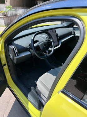 Volvo EX30 Single Motor Extended Range, снимка 8