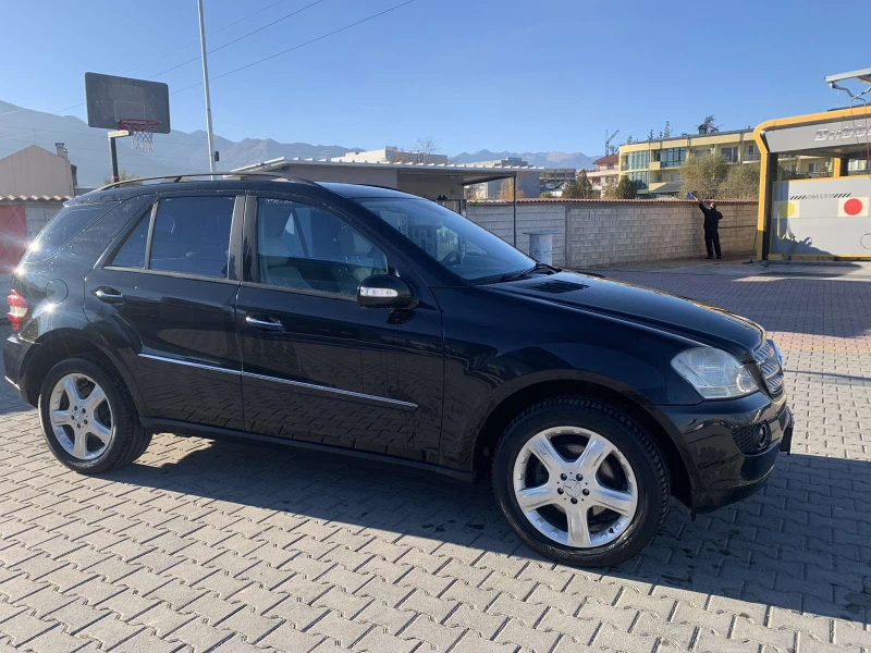 Mercedes-Benz ML 300, снимка 13 - Автомобили и джипове - 47930158