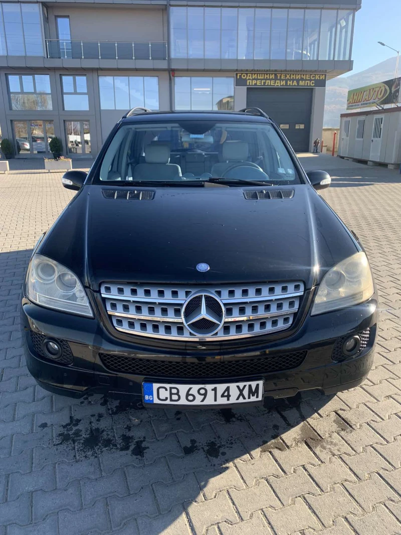 Mercedes-Benz ML 300, снимка 1 - Автомобили и джипове - 47930158