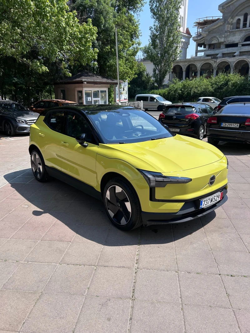 Volvo EX30 Single Motor Extended Range, снимка 7 - Автомобили и джипове - 52334371