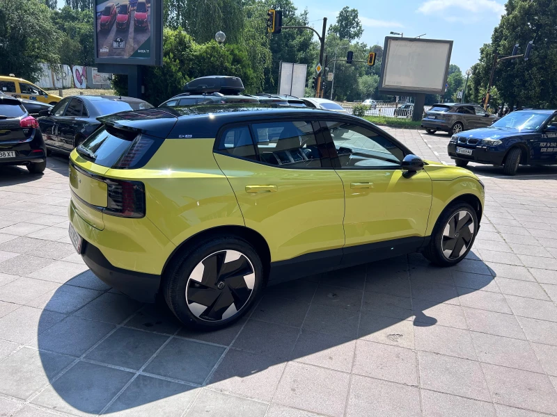 Volvo EX30 Single Motor Extended Range, снимка 6 - Автомобили и джипове - 52334371