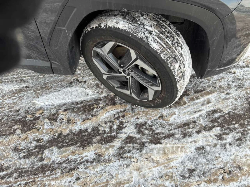 Hyundai Tucson Luxury  CARFAX, снимка 7 - Автомобили и джипове - 53507641