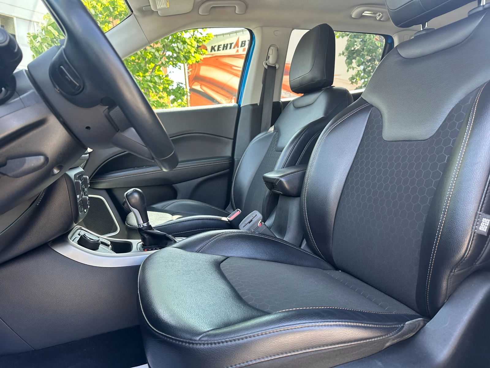 Jeep Compass 2.4i 182 к.с. - изображение 8