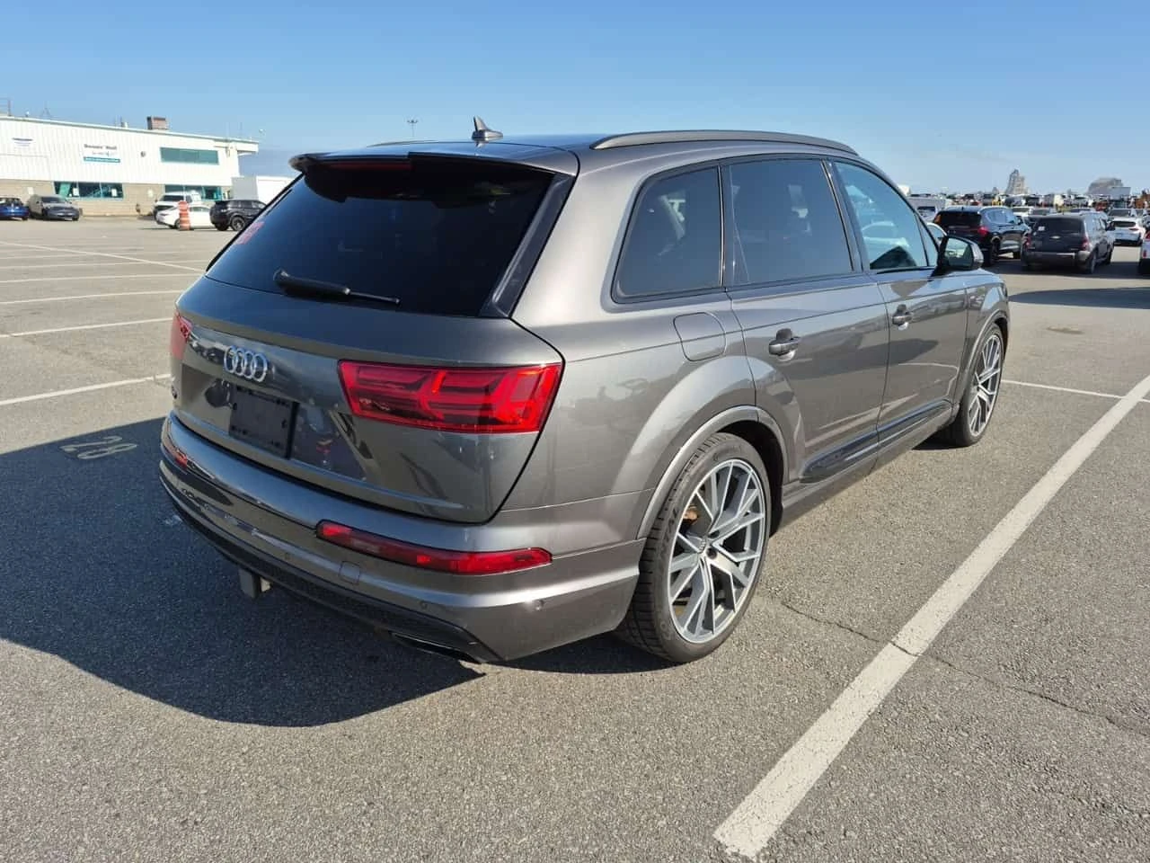 Audi Q7 TECHNIK 3.0TFSI| BOSE| МАСАЖ| HUD| 360| 7 МЕСТЕН, снимка 3 - Автомобили и джипове - 54310060