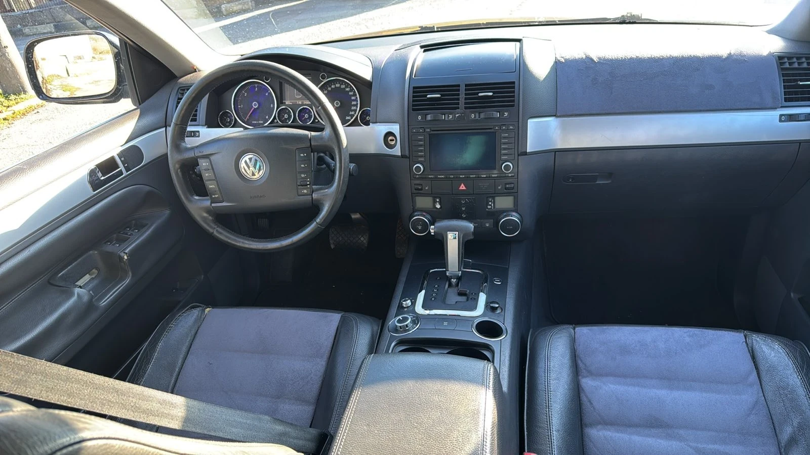 VW Touareg, снимка 5 - Автомобили и джипове - 54368967