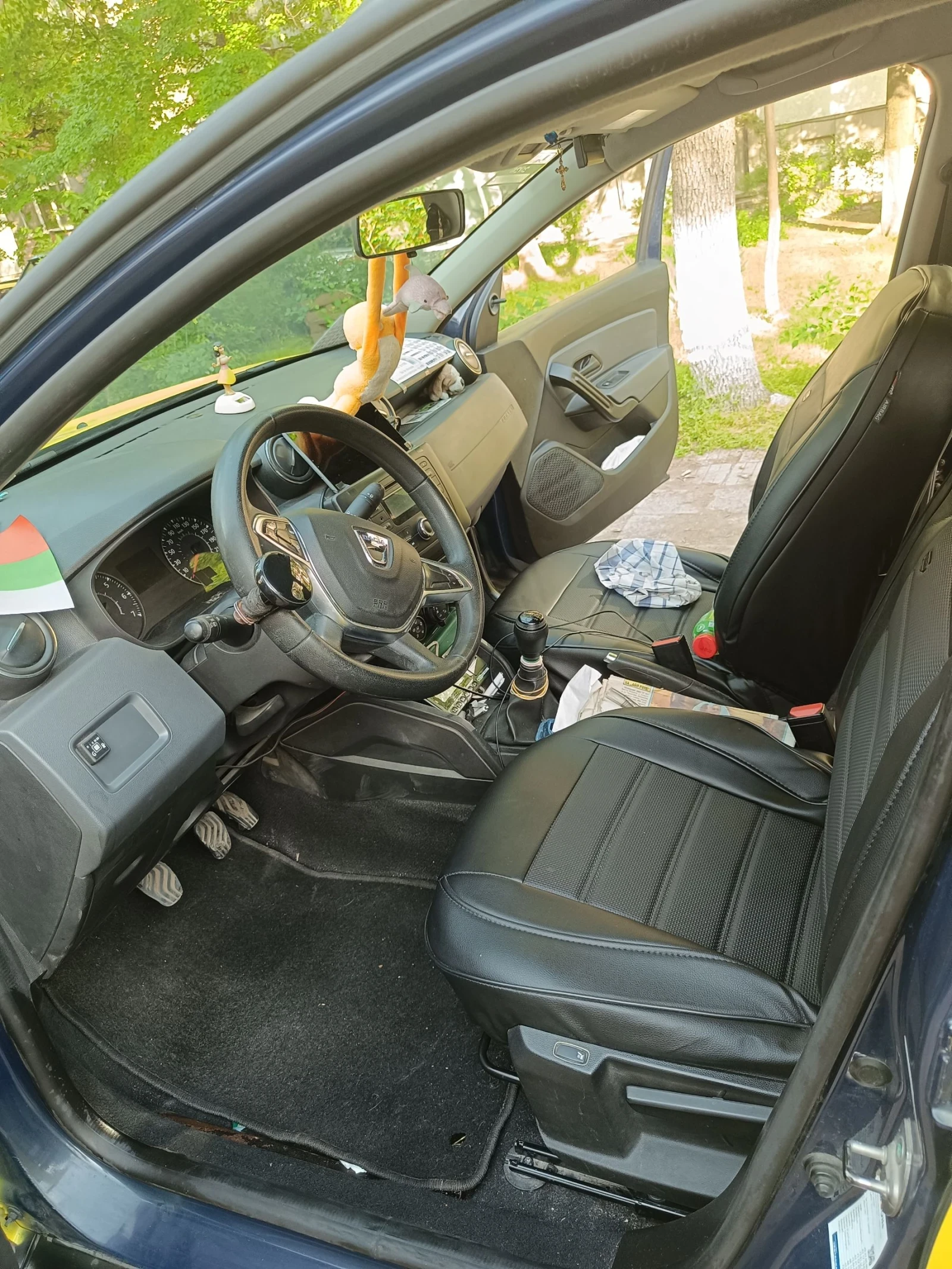 Dacia Duster 1.6, снимка 8 - Автомобили и джипове - 54416331
