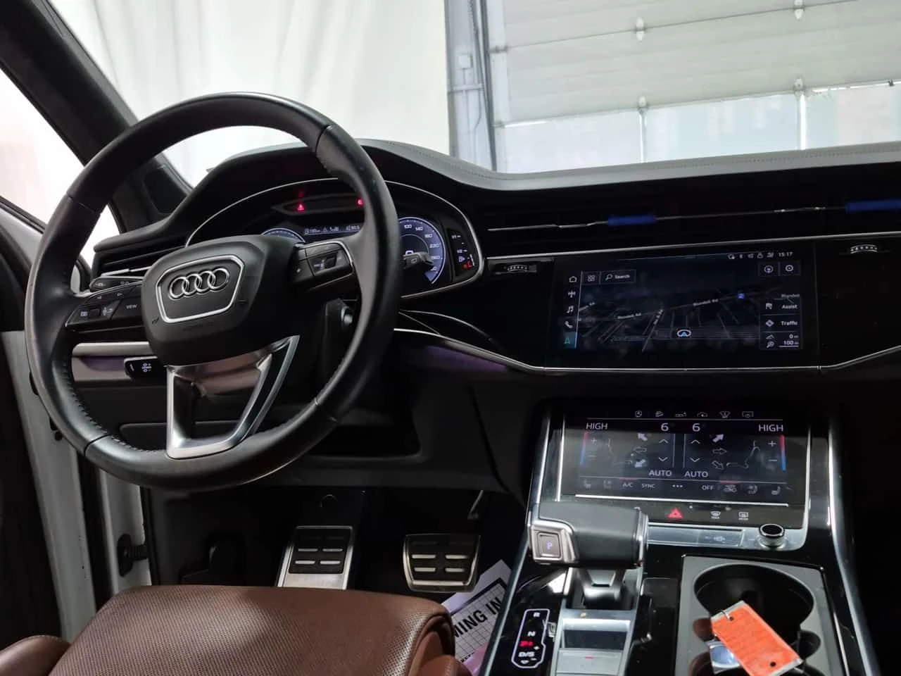 Audi Q7 * Technik* S-line* DISTRONIC* ОБДУХВАНЕ* АМБИЕНТНО, снимка 10 - Автомобили и джипове - 54440249