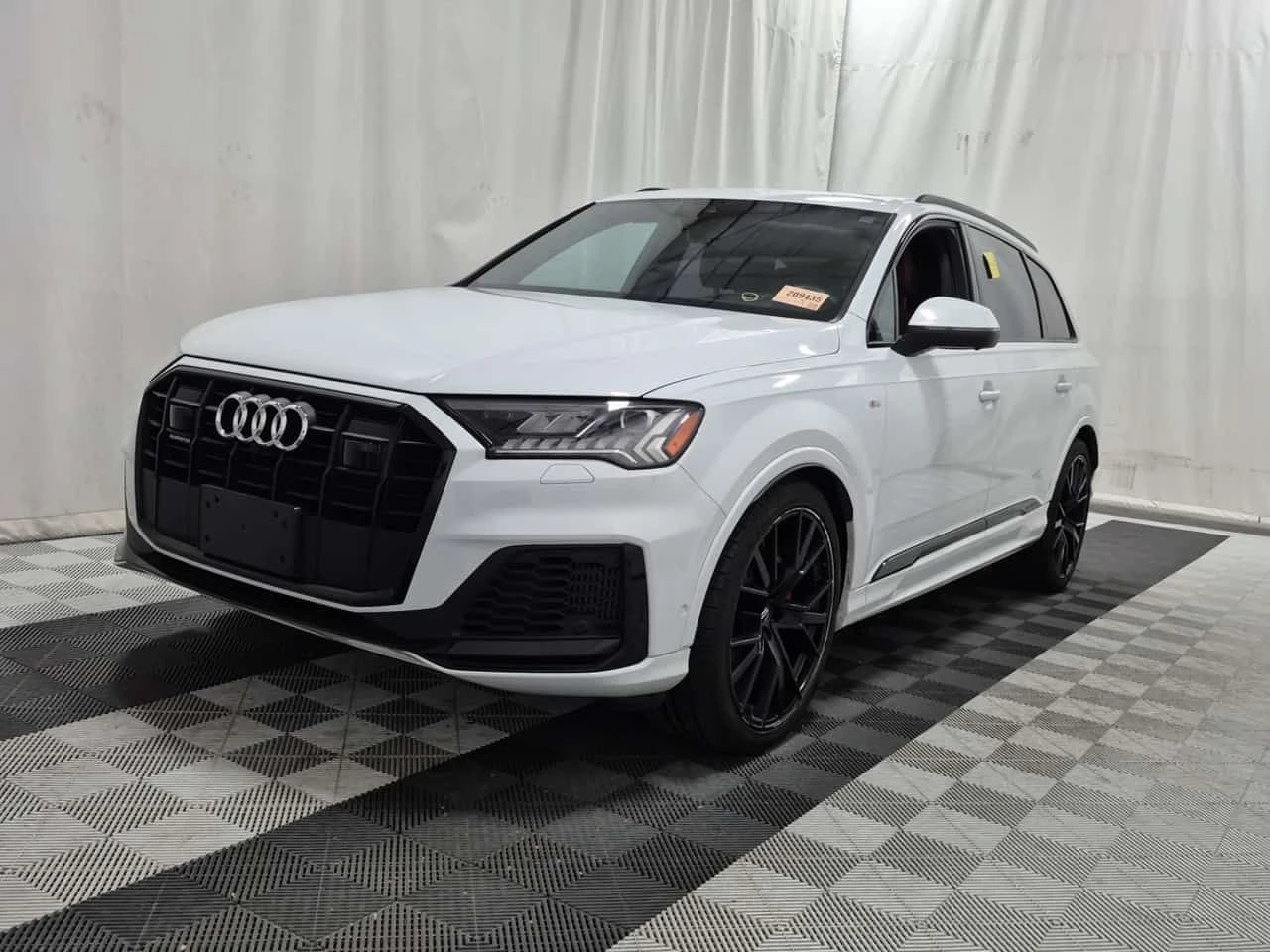 Audi Q7 * Technik* S-line* DISTRONIC* ОБДУХВАНЕ* АМБИЕНТНО