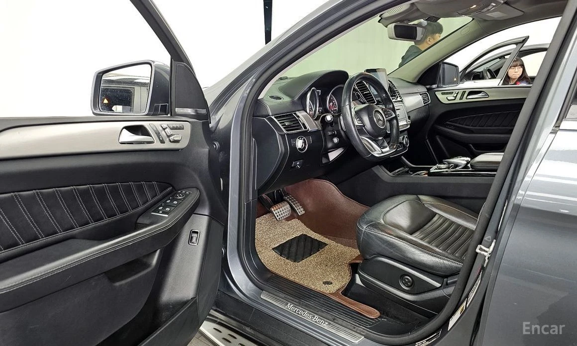 Mercedes-Benz GLE 350, снимка 10 - Автомобили и джипове - 54738647