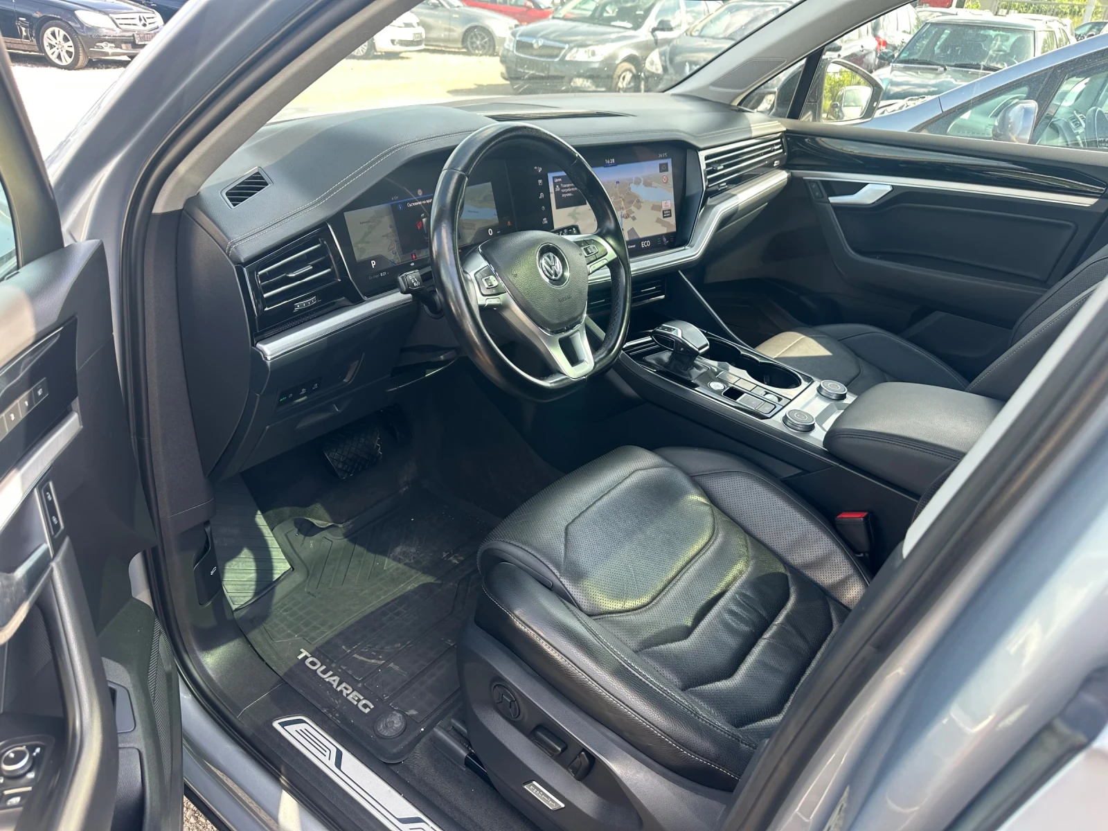 VW Touareg R Line! 3.0tdi! Night vision! Digital! Matrix!full | Mobile.bg � ����������� 12