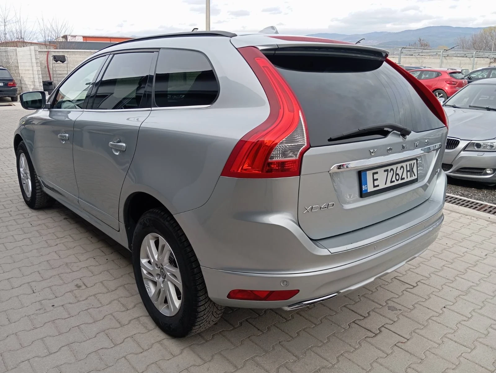 Volvo XC60, снимка 3 - Автомобили и джипове - 55430692