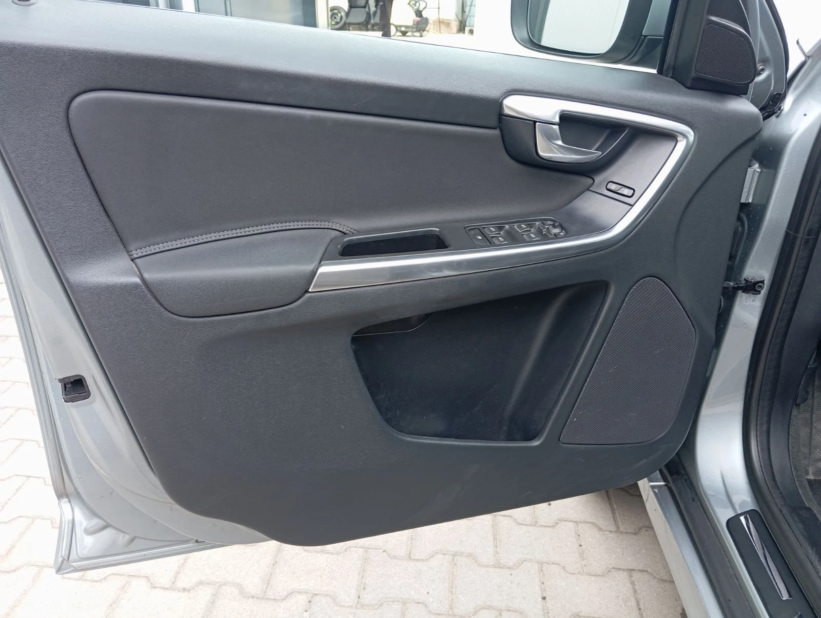 Volvo XC60, снимка 6 - Автомобили и джипове - 55430692