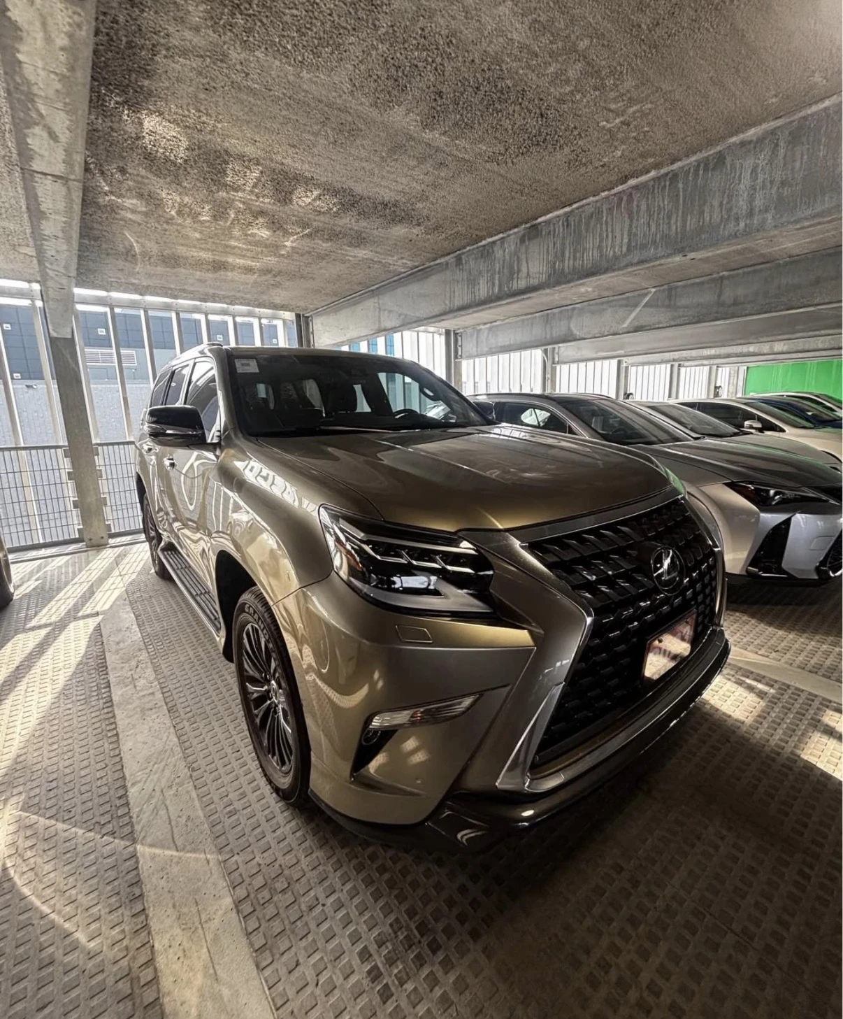 Lexus GX 460 EXECUTIVE PKG | 2023 | 18K KM | БЕЗ ИНЦИДЕНТИ | , снимка 2 - Автомобили и джипове - 55577410