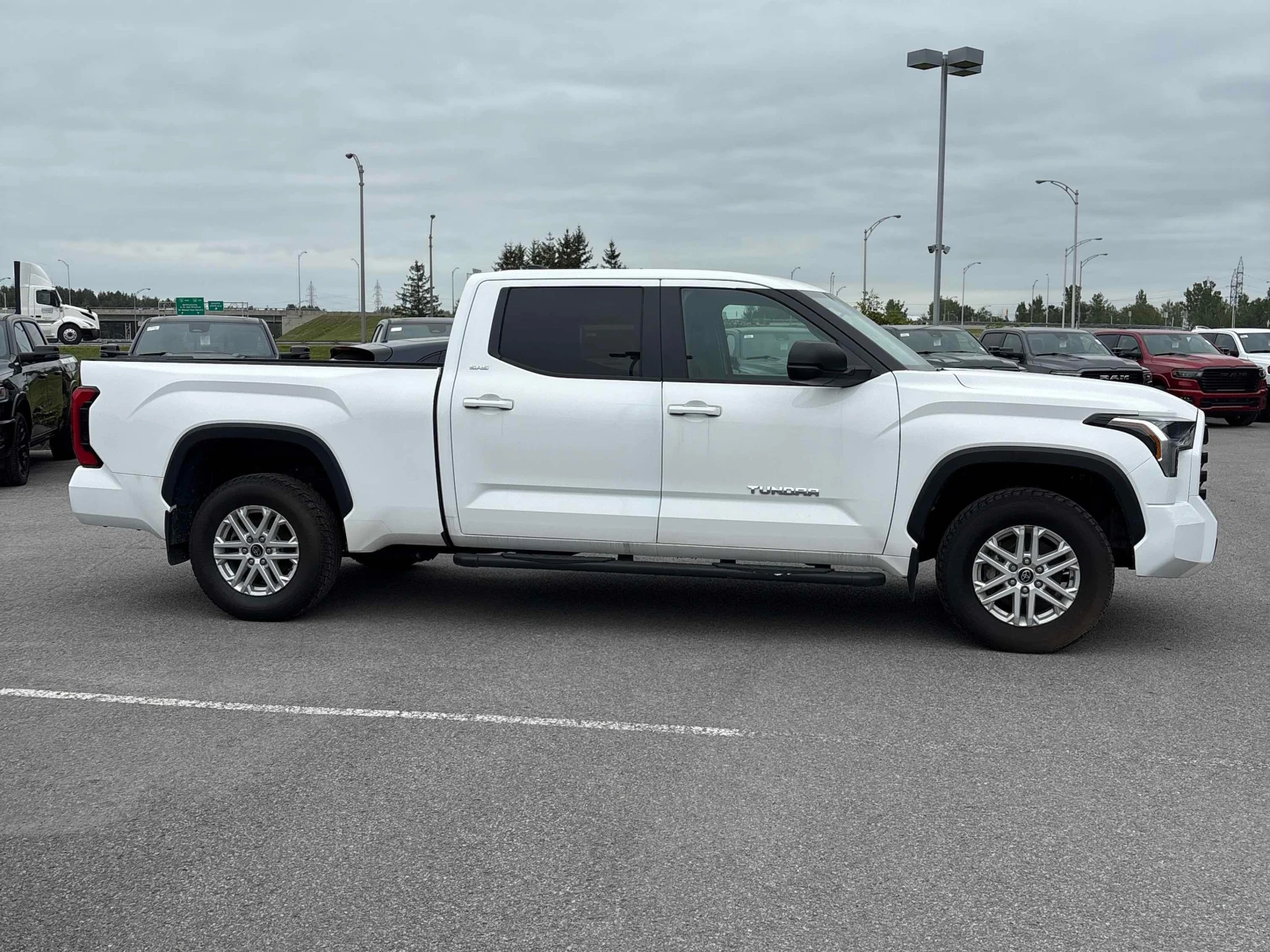 Toyota Tundra * SR5 * CARFAX * АВТОКРЕДИТ* , снимка 3 - Автомобили и джипове - 55948971