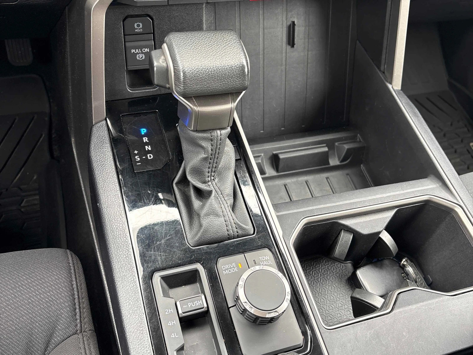 Toyota Tundra * SR5 * CARFAX * АВТОКРЕДИТ* , снимка 10 - Автомобили и джипове - 55948971