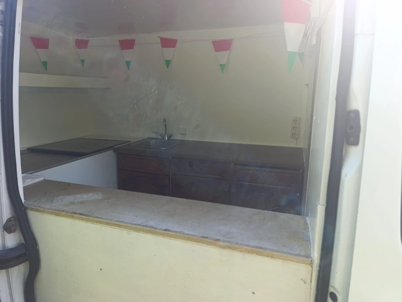 Renault Master Сладоледен бус, готов за работа , снимка 10 - Бусове и автобуси - 53463832