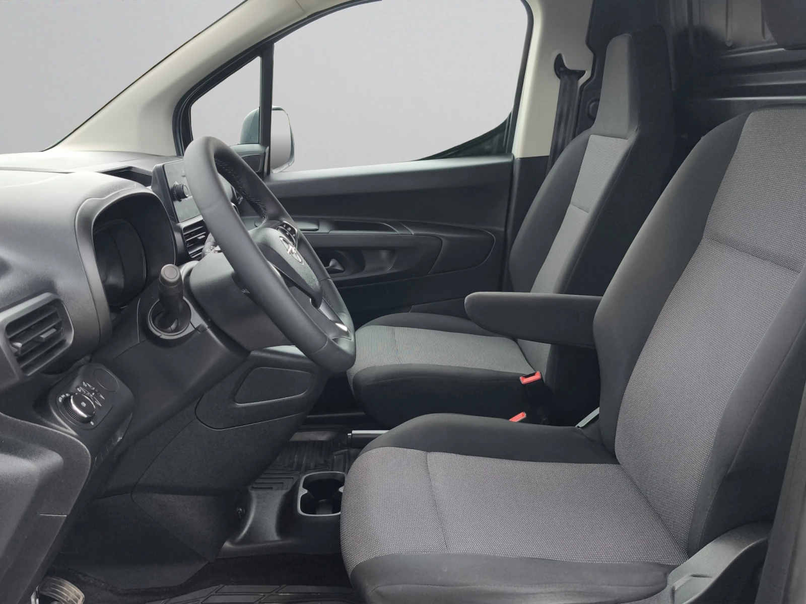 Opel Combo Combo Van L2H1 1.5 дизел MT5//2107048O, снимка 11 - Бусове и автобуси - 55402587