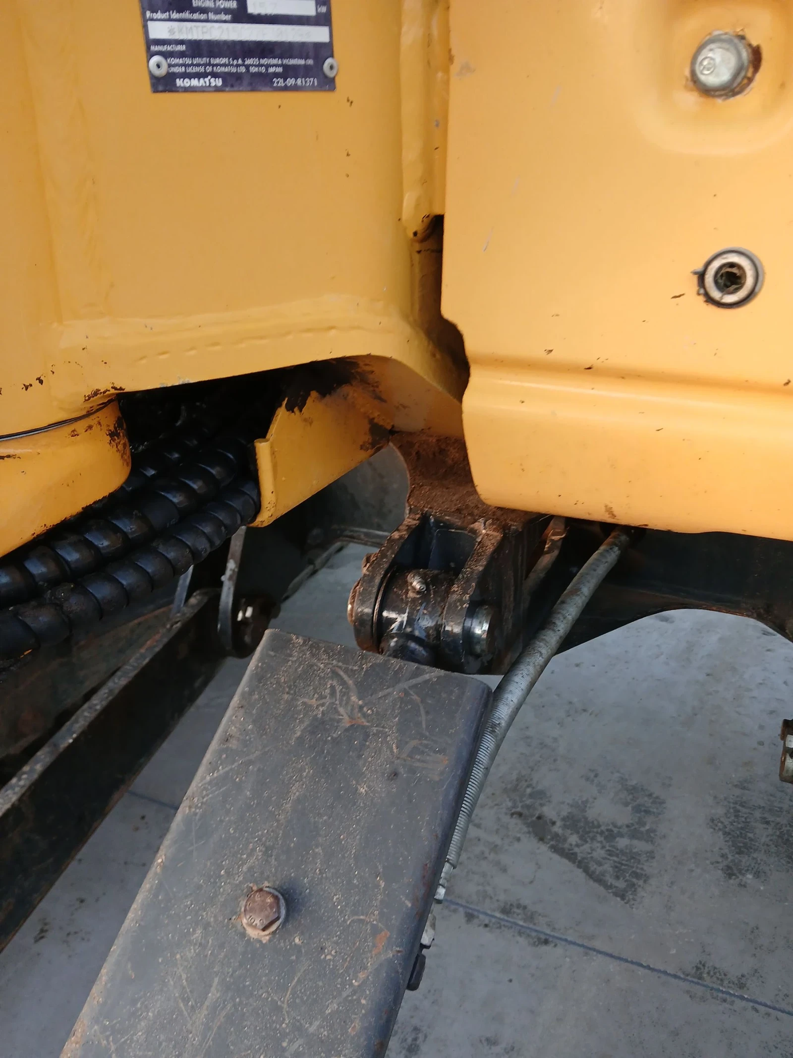 Багер Komatsu PC22MR-3 - изображение 9