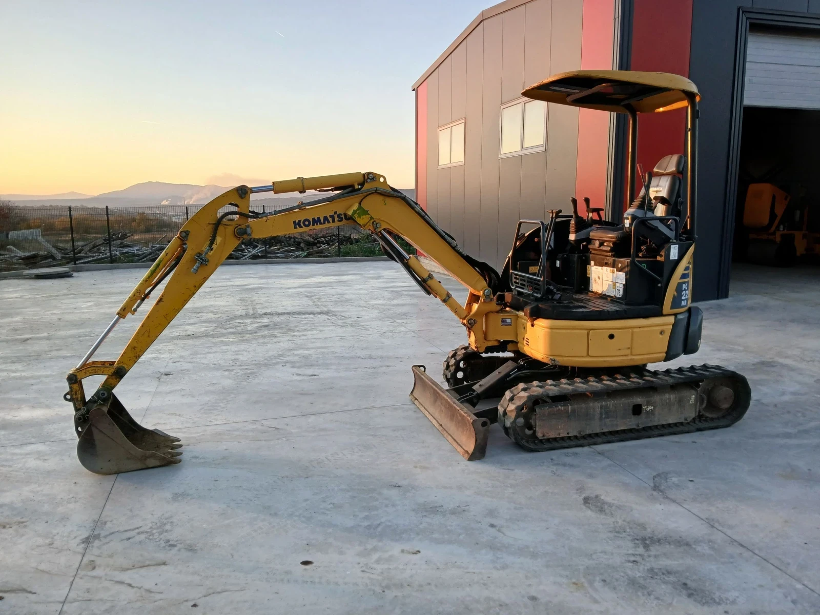 Багер Komatsu PC22MR-3 - изображение 5