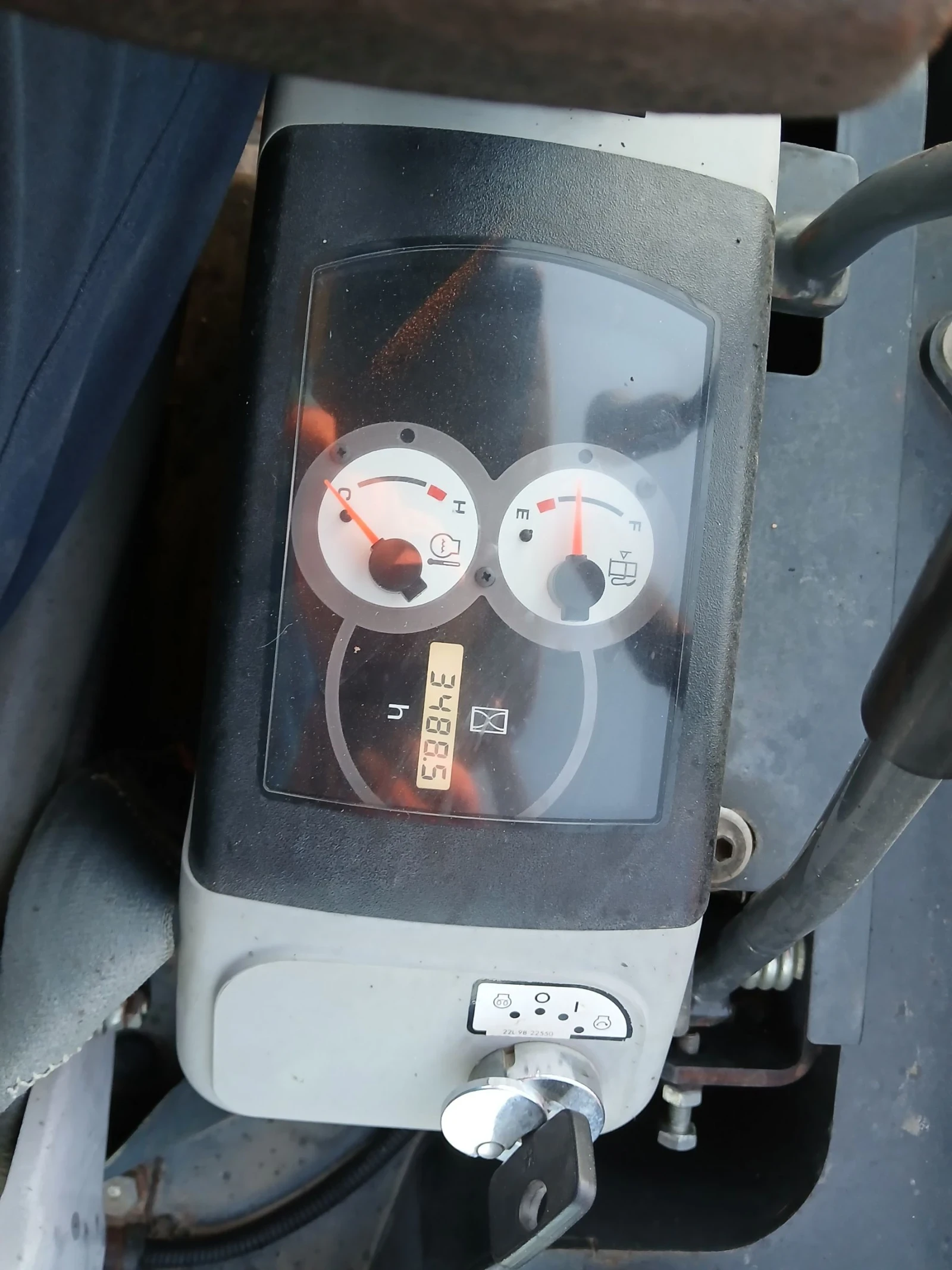 Багер Komatsu PC22MR-3 - изображение 6