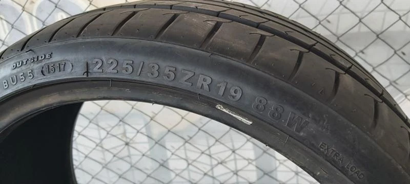 Гуми Летни 225/35R19, снимка 5 - Гуми и джанти - 33171291