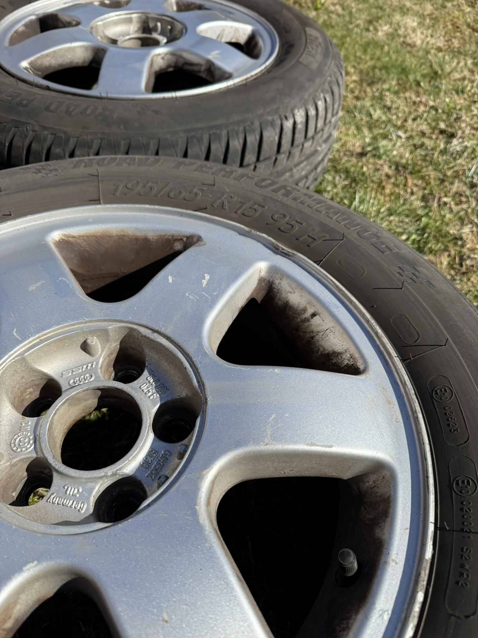 Гуми с джанти Riken 195/65R15, снимка 3 - Гуми и джанти - 53845162