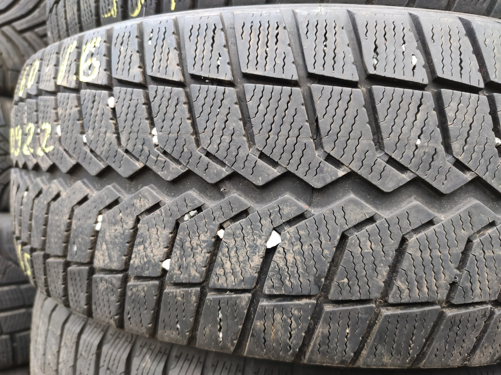 Гуми Зимни 215/60R16, снимка 6 - Гуми и джанти - 54735148