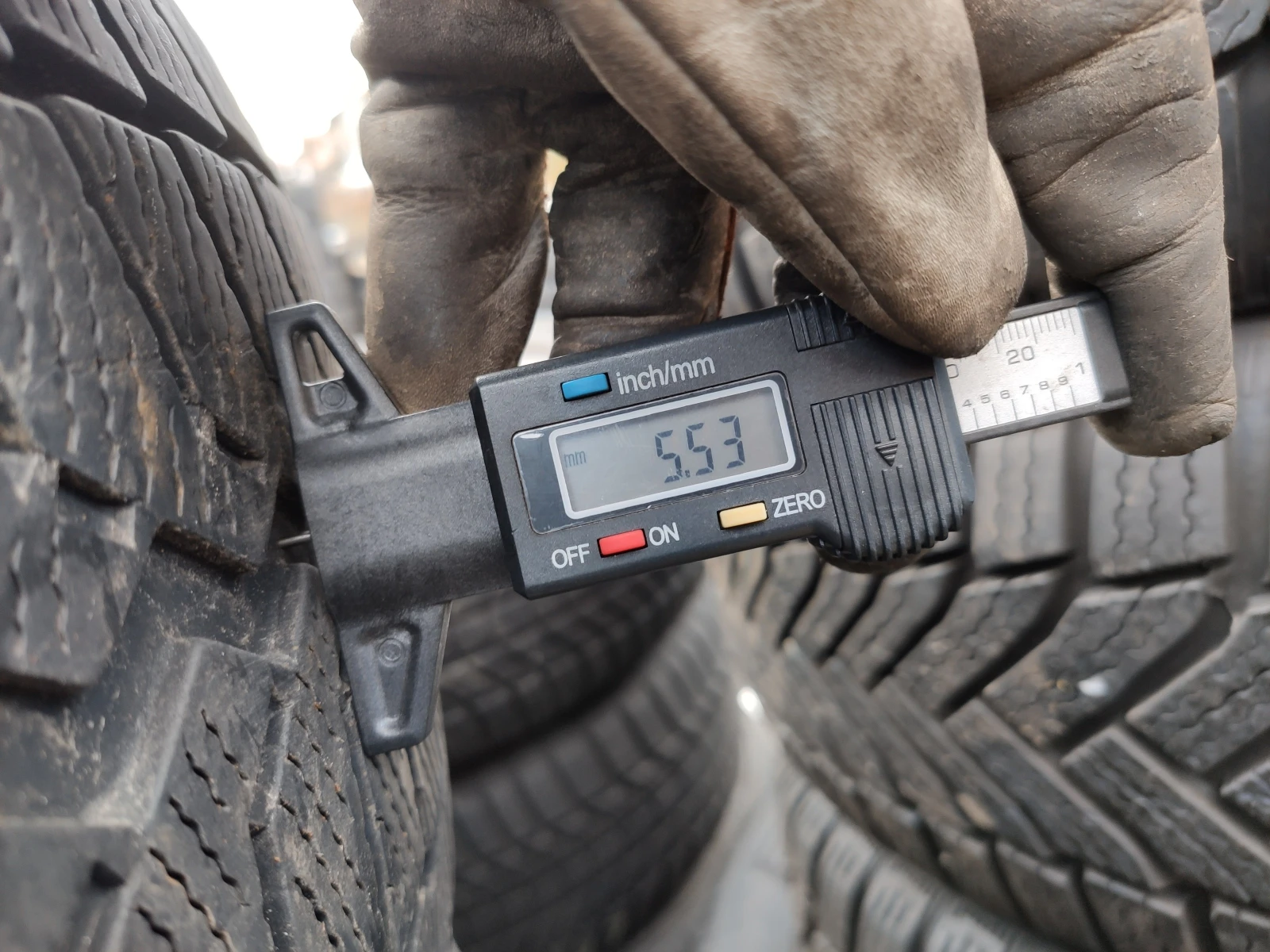 Гуми Зимни 215/60R16, снимка 7 - Гуми и джанти - 54735148