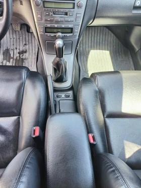 Toyota Avensis, снимка 13